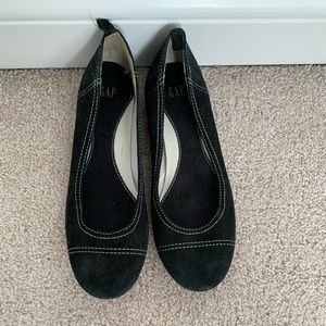 Perfect condition! Women’s Gap Flats- Size 8.